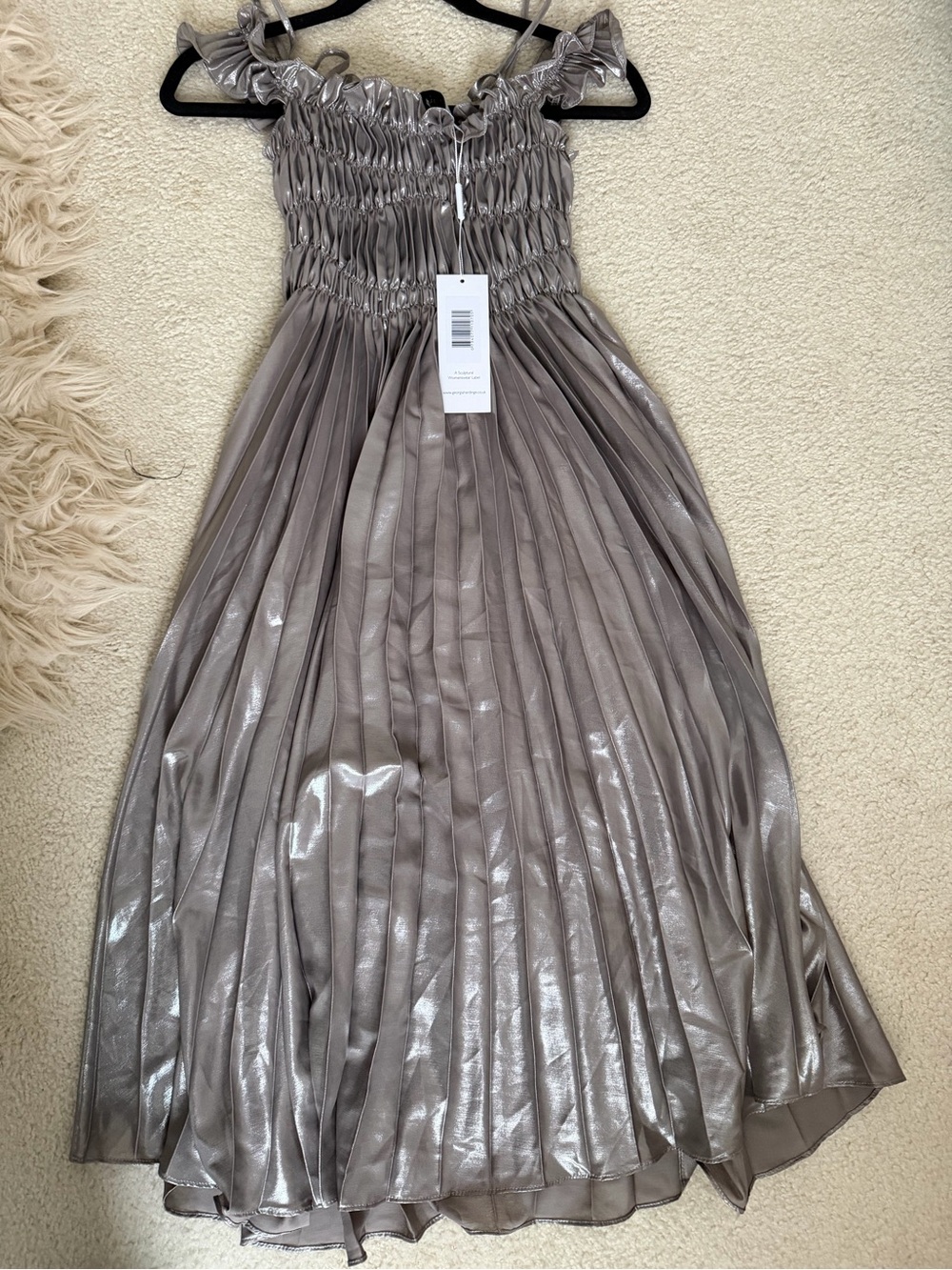 NWT Georgia Hardinge Siren Dress Size 14
Metallic - Picture 3 of 10